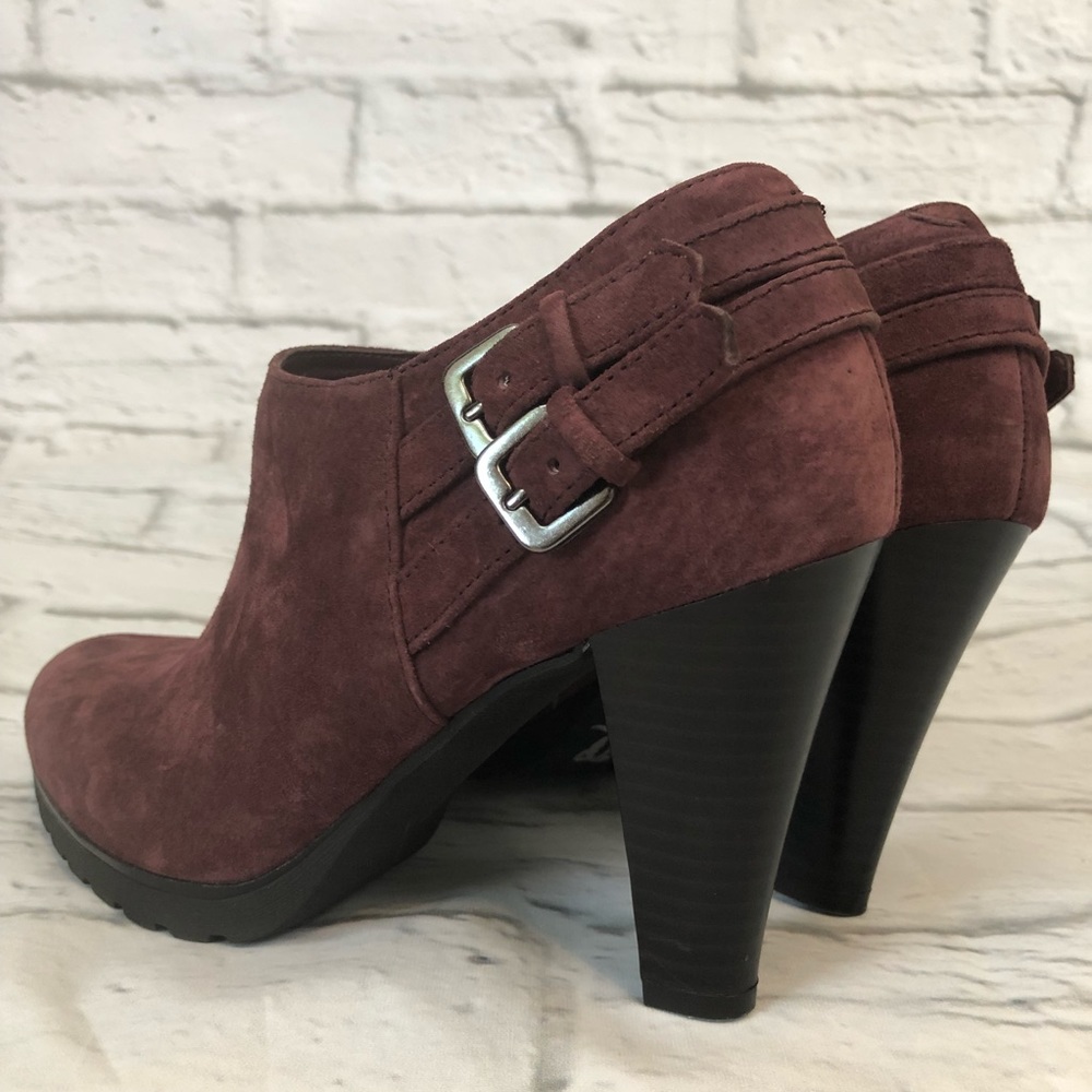 White mountain size 6.5 leather booties NWOT